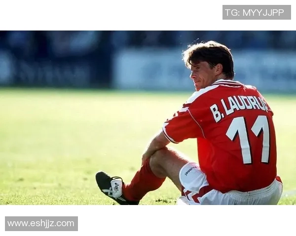 罗伊基恩：从绿茵场的传奇到足球评论界的犀利声音